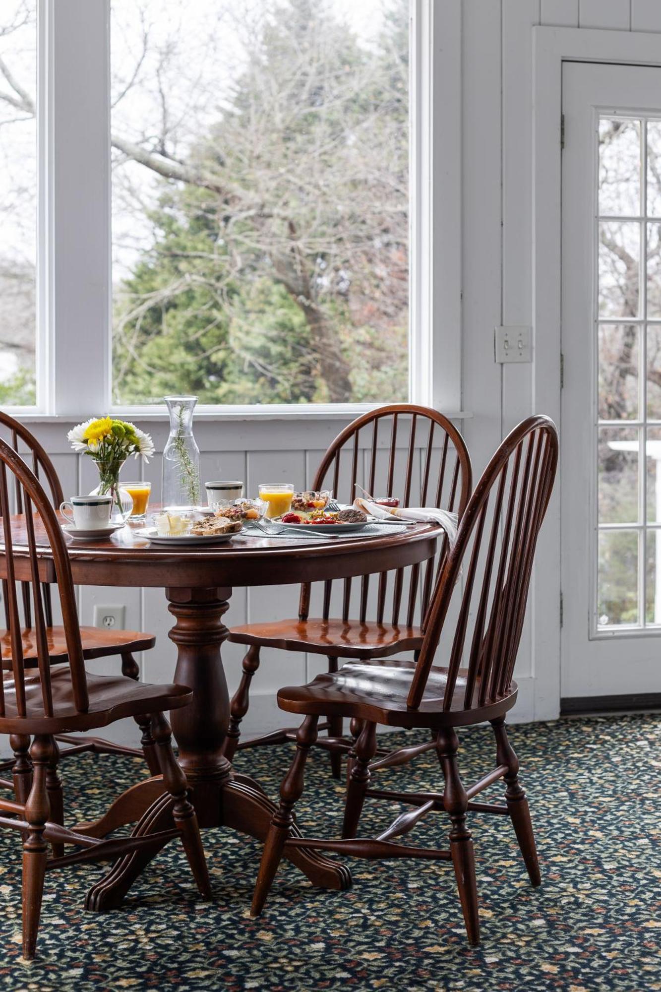 Stone Mountain Manor Bed & Breakfast Екстериор снимка